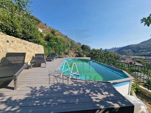 casa indipendente in vendita a Ventimiglia