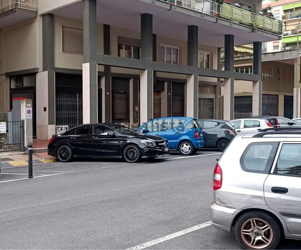 capannone in vendita a Ventimiglia