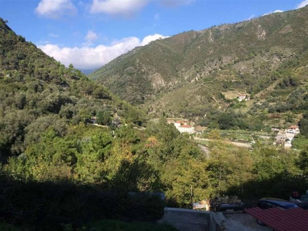 appartamento in vendita a Ventimiglia in zona Calvo