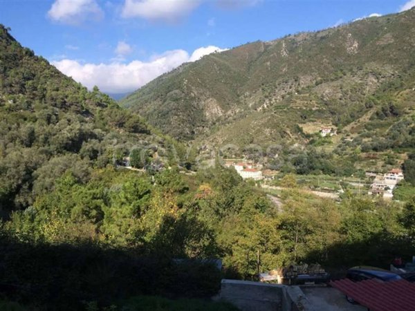 appartamento in vendita a Ventimiglia in zona Calvo