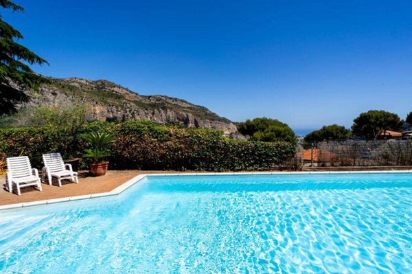 casa indipendente in vendita a Ventimiglia