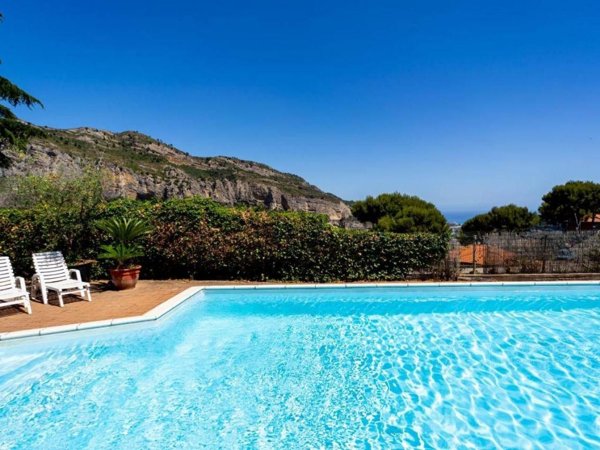 casa indipendente in vendita a Ventimiglia