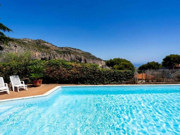 casa indipendente in vendita a Ventimiglia