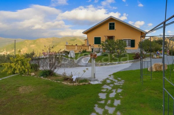 casa indipendente in vendita a Ventimiglia in zona Seglia / San Bernardo
