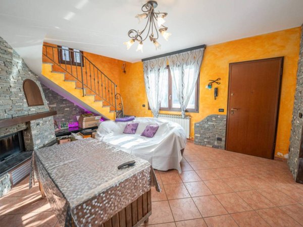 casa indipendente in vendita a Ventimiglia in zona Porra