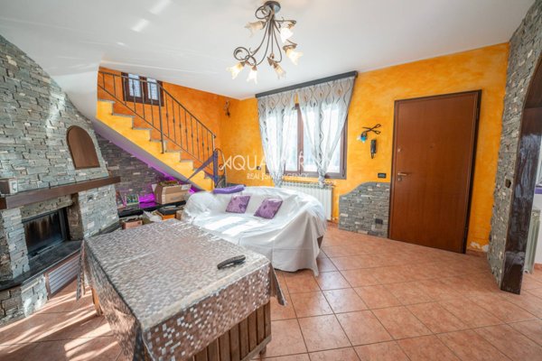 casa indipendente in vendita a Ventimiglia in zona Porra