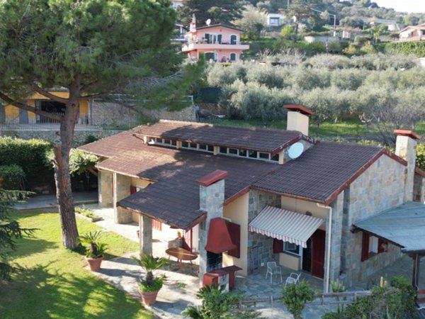 casa indipendente in vendita a Ventimiglia in zona Seglia / San Bernardo