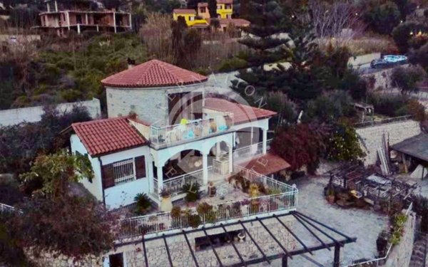 casa indipendente in vendita a Ventimiglia in zona Latte