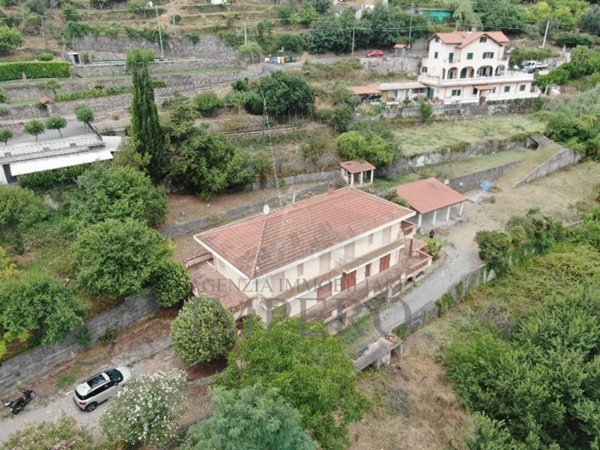 casa indipendente in vendita a Ventimiglia in zona Latte