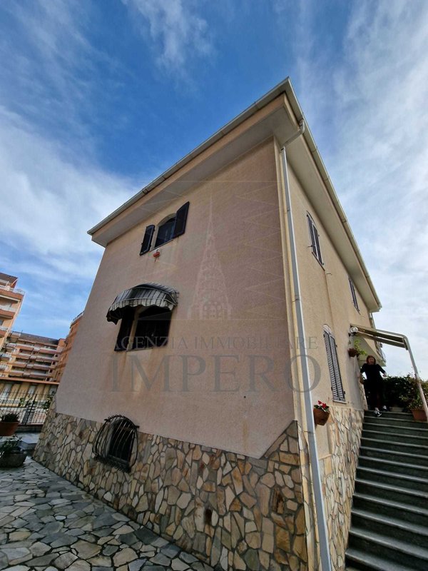 casa indipendente in vendita a Ventimiglia
