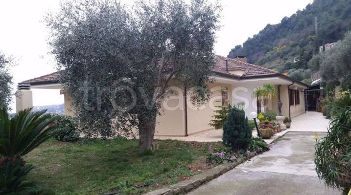 casa indipendente in vendita a Ventimiglia