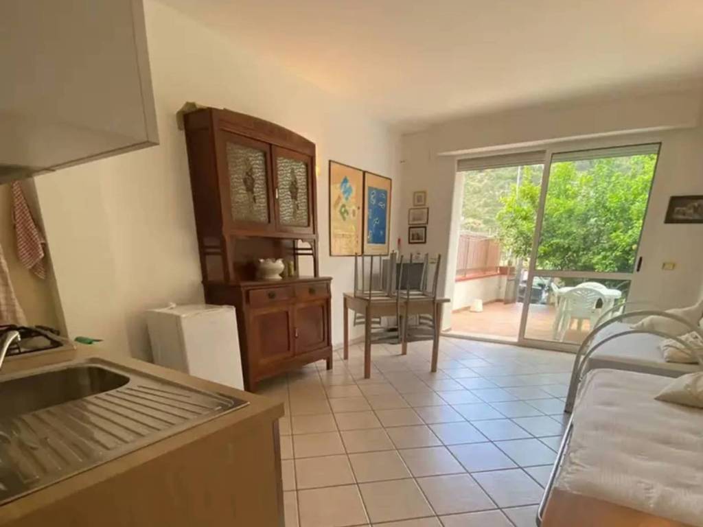 appartamento in vendita a Ventimiglia in zona Seglia / San Bernardo
