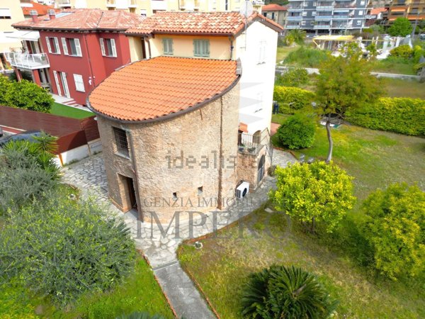 casa indipendente in vendita a Ventimiglia