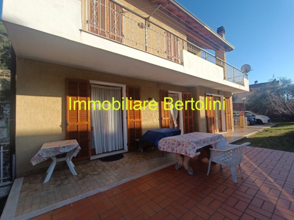 casa indipendente in vendita a Ventimiglia in zona Porra