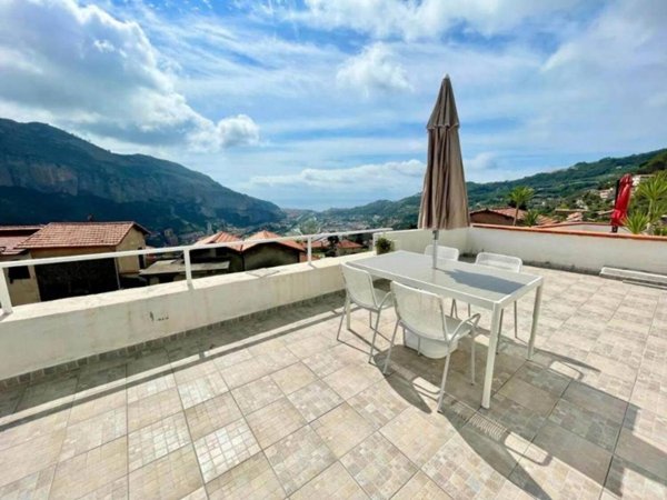 appartamento in vendita a Ventimiglia in zona Seglia / San Bernardo