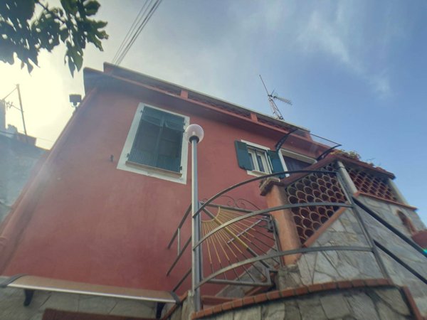 casa indipendente in vendita a Ventimiglia in zona Seglia / San Bernardo