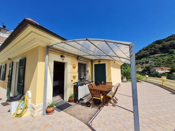 casa indipendente in vendita a Ventimiglia in zona Latte