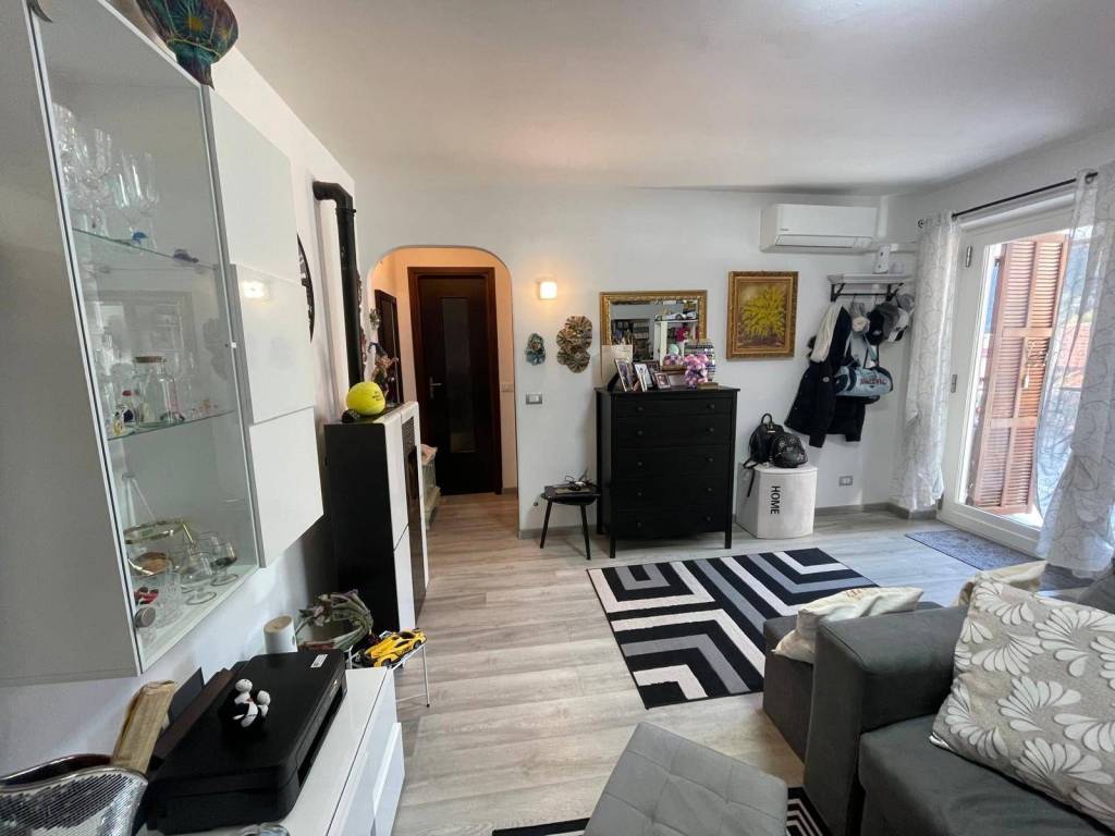 appartamento in vendita a Ventimiglia in zona Calvo