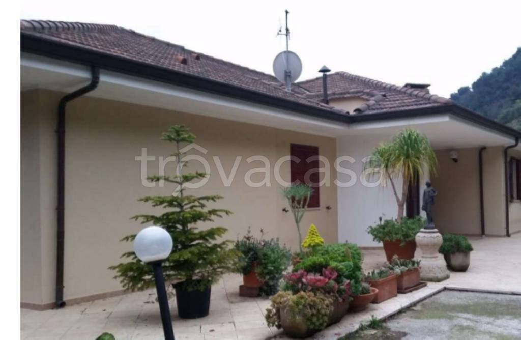 casa indipendente in vendita a Ventimiglia