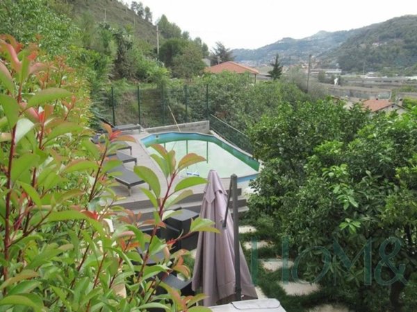 casa indipendente in vendita a Ventimiglia in zona Trucco