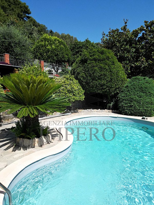 casa indipendente in vendita a Ventimiglia