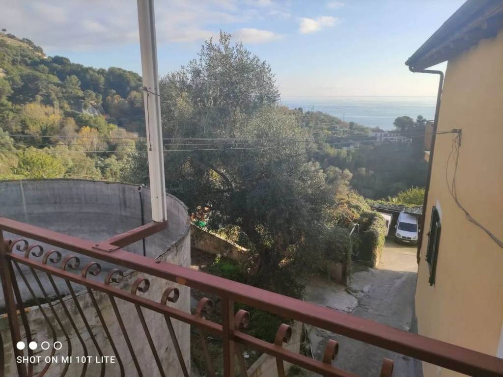 appartamento in vendita a Ventimiglia in zona Calandri