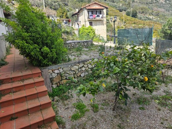 casa indipendente in vendita a Ventimiglia