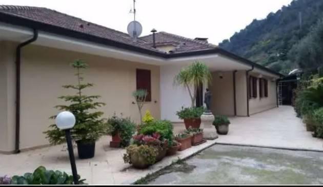casa indipendente in vendita a Ventimiglia