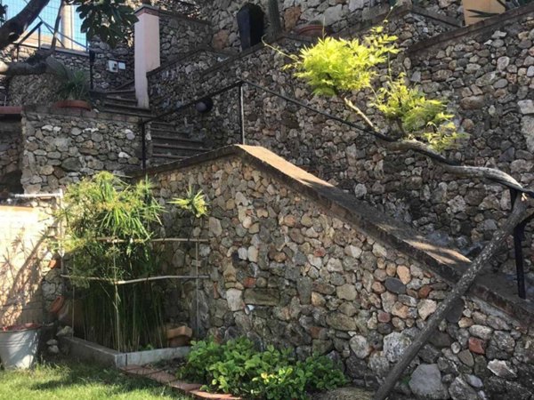 casa indipendente in vendita a Ventimiglia