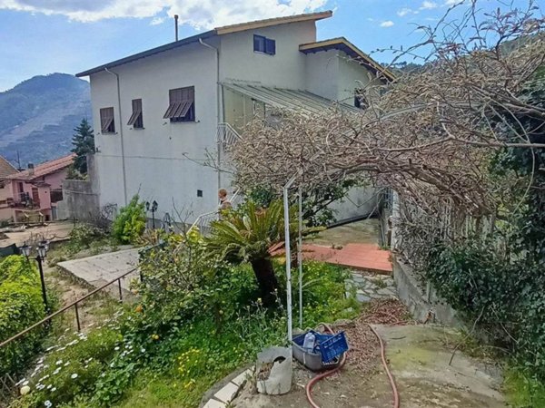 casa indipendente in vendita a Ventimiglia in zona San Pancrazio