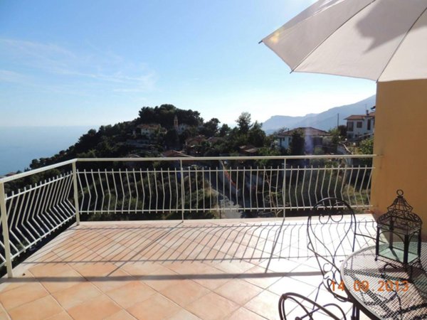 casa indipendente in vendita a Ventimiglia