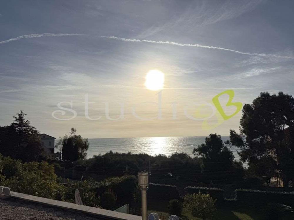 appartamento in vendita a Ventimiglia in zona Latte