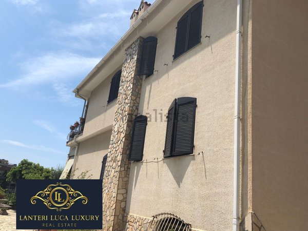 casa indipendente in vendita a Ventimiglia