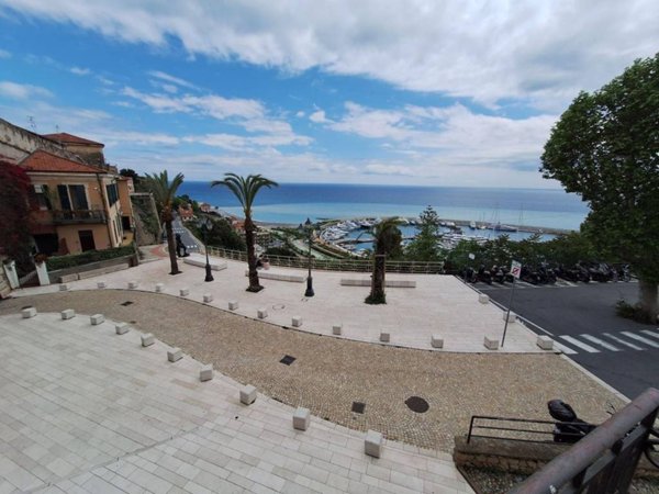 negozio in vendita a Ventimiglia