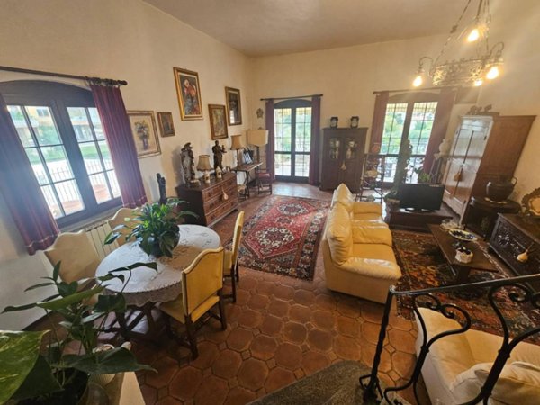 casa indipendente in vendita a Ventimiglia
