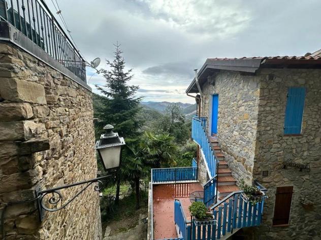 casa indipendente in vendita a Ventimiglia in zona Villatella