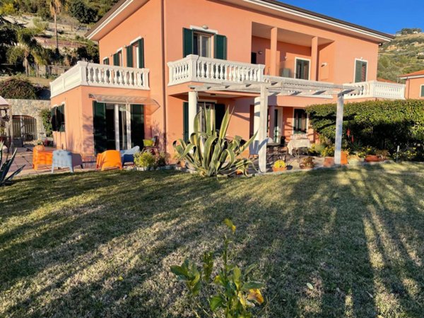 appartamento in vendita a Ventimiglia in zona Latte