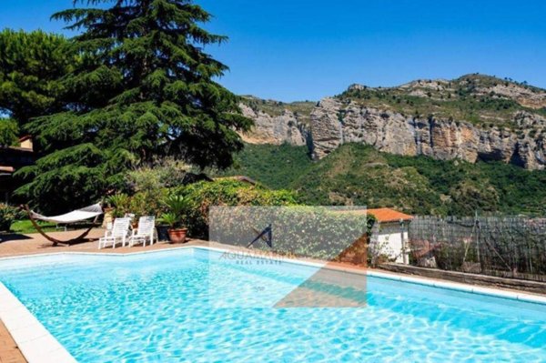 casa indipendente in vendita a Ventimiglia in zona Seglia / San Bernardo