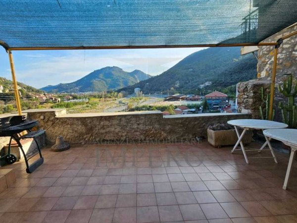 casa indipendente in vendita a Ventimiglia in zona Varase