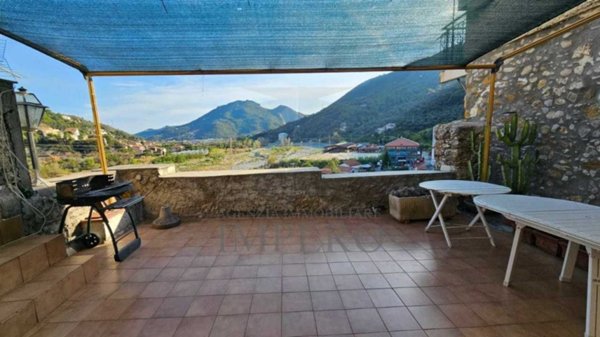 casa indipendente in vendita a Ventimiglia in zona Varase