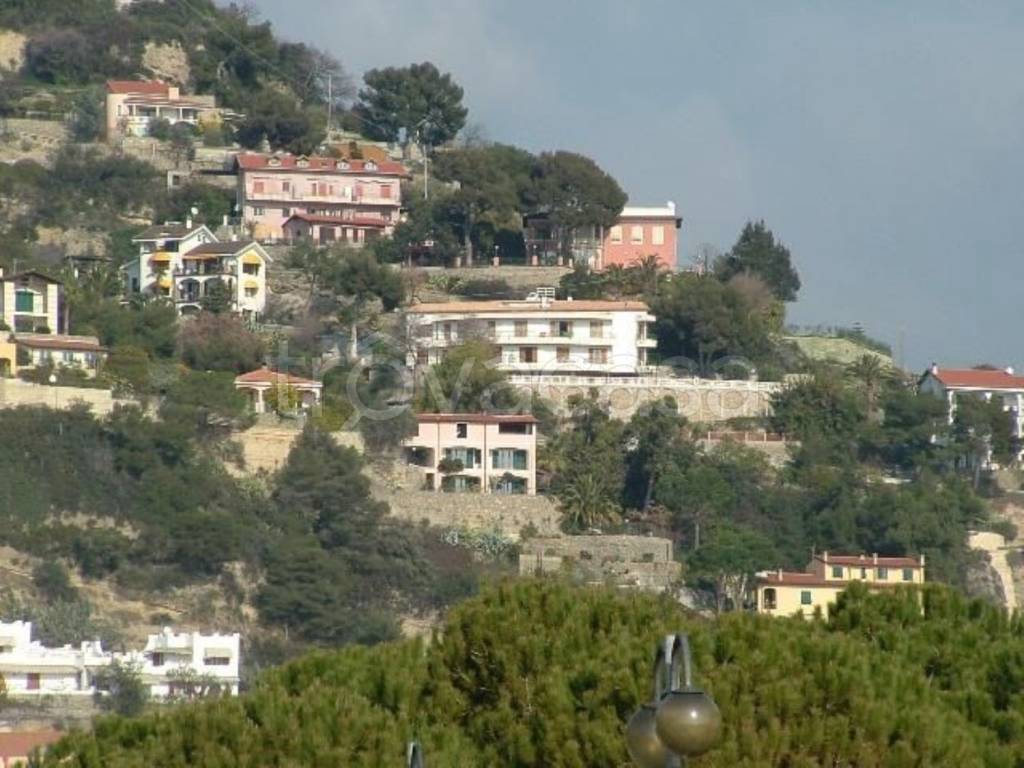 casa indipendente in vendita a Ventimiglia