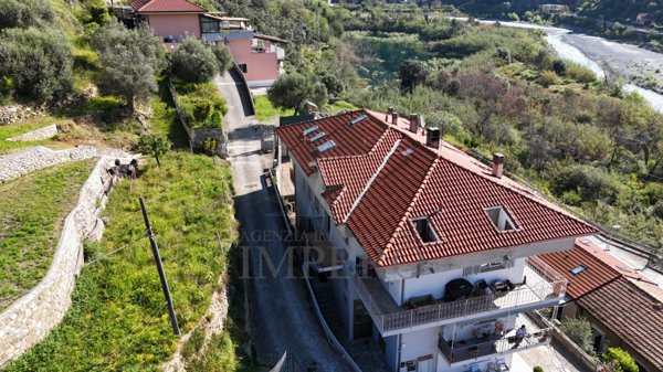casa indipendente in vendita a Ventimiglia in zona Varase