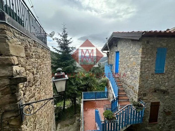 casa indipendente in vendita a Ventimiglia in zona Villatella