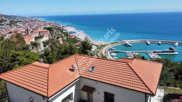 casa indipendente in vendita a Ventimiglia