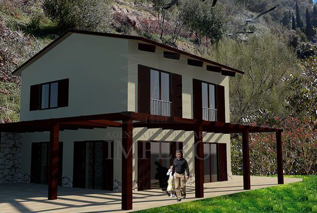 casa indipendente in vendita a Ventimiglia in zona Latte