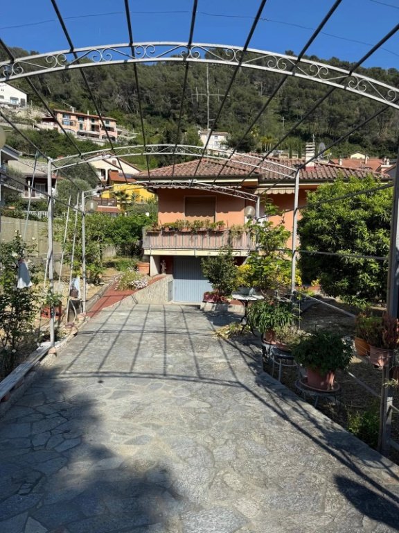 casa indipendente in vendita a Ventimiglia in zona Bevera