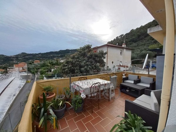 casa indipendente in vendita a Ventimiglia in zona Seglia / San Bernardo