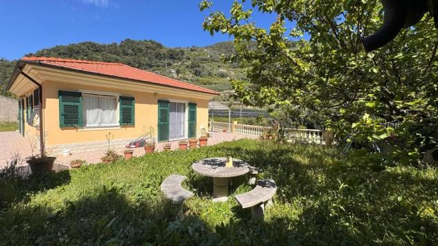 casa indipendente in vendita a Ventimiglia in zona Latte