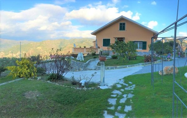 appartamento in vendita a Ventimiglia in zona Seglia / San Bernardo