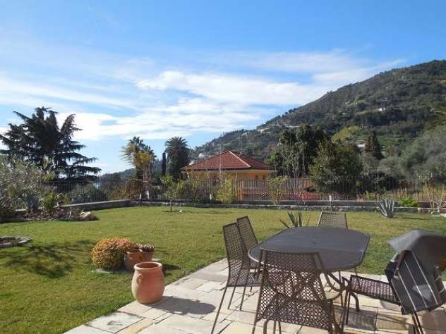 casa indipendente in vendita a Ventimiglia in zona Latte